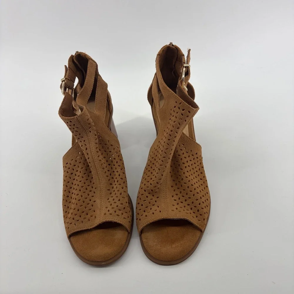 Alex Marie Womens 9.5M Tan Hoplee Perforated Suede Block Heel Sandal Back Zip